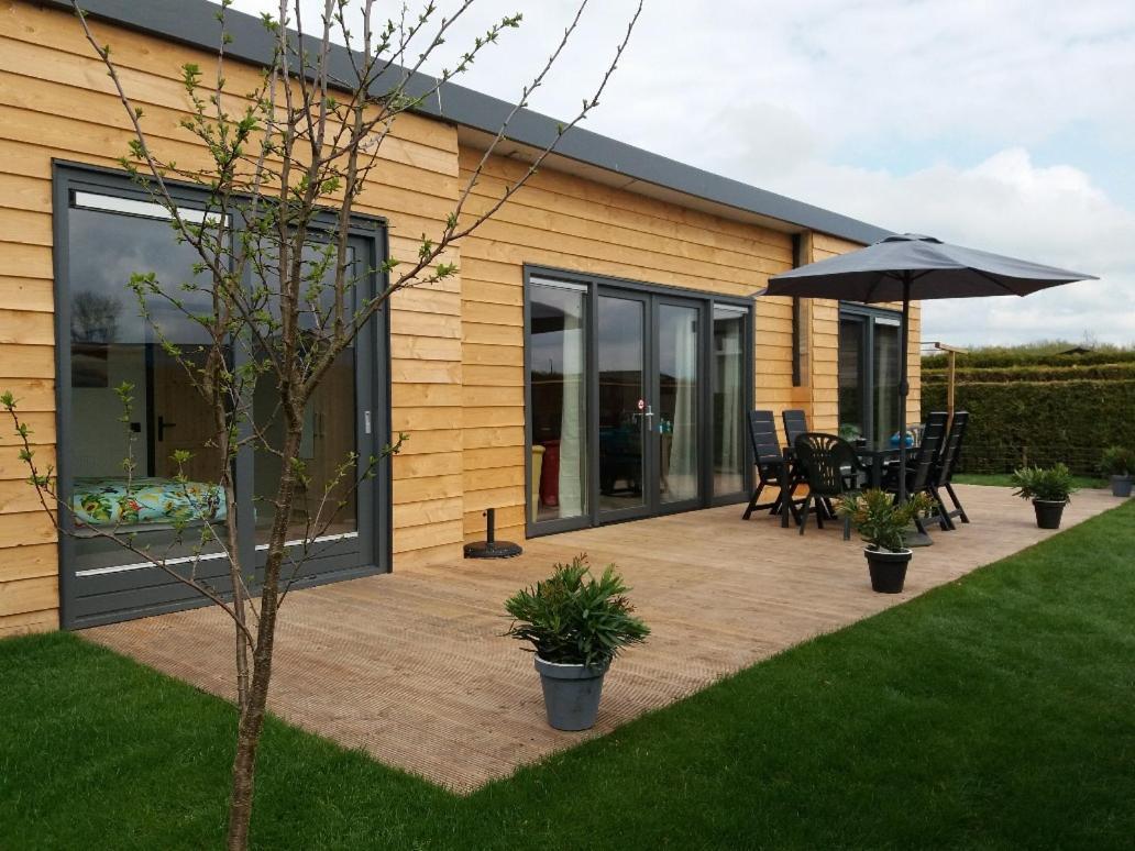 Luxe Vakantie Bungalow Met 3 Slaapkamers Dronrijp Exterior photo